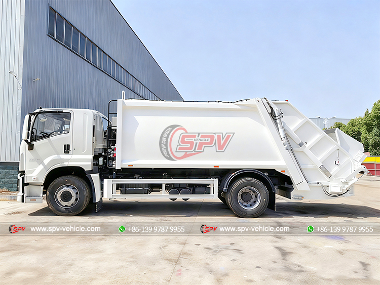 ISUZU GIGA 4x2 Compressed Trash Truck - Left Side